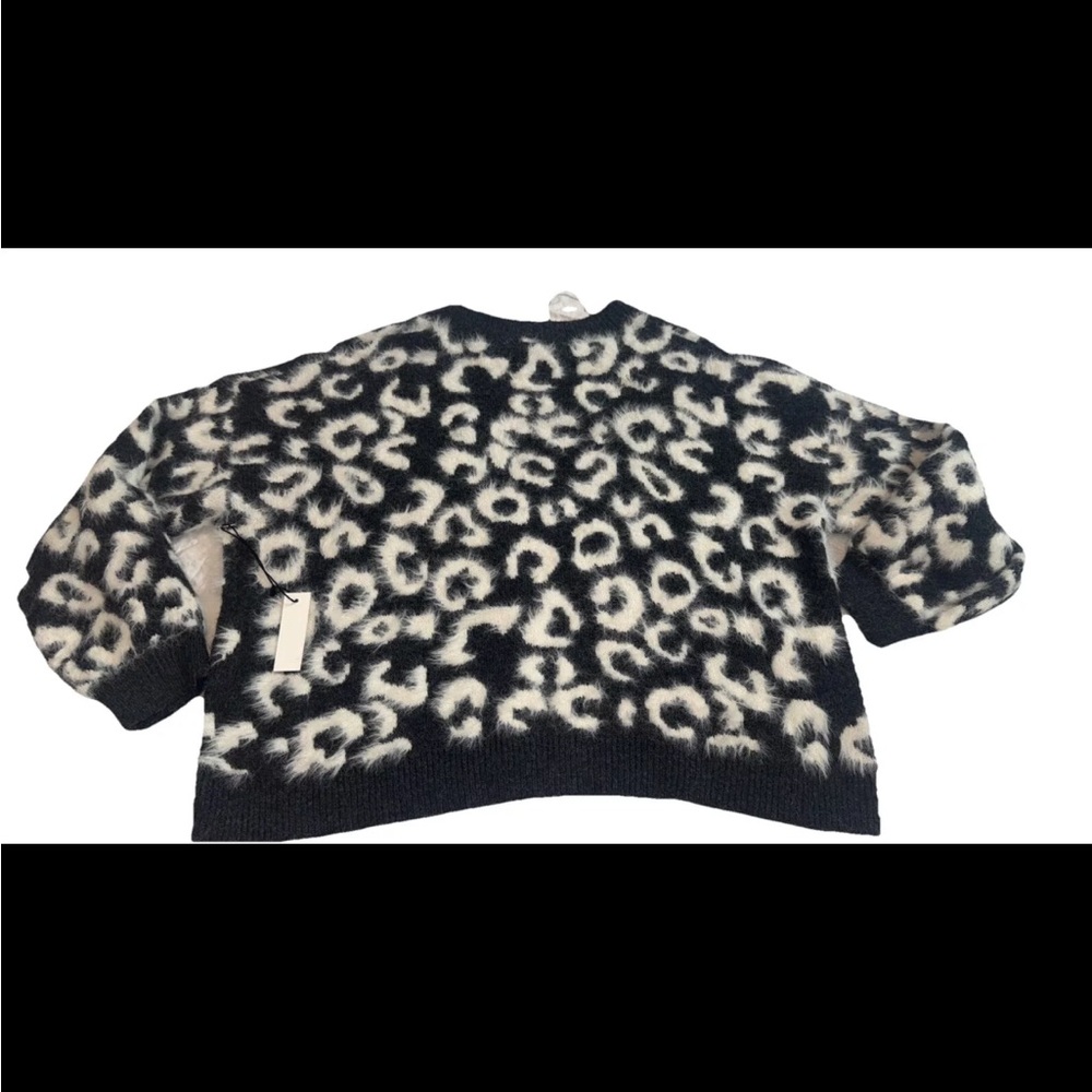 Threaded Leaf Button Sweater Gray Fur Size Large … - image 9